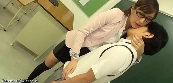  Japanese teacher cummed in mouth by shy student